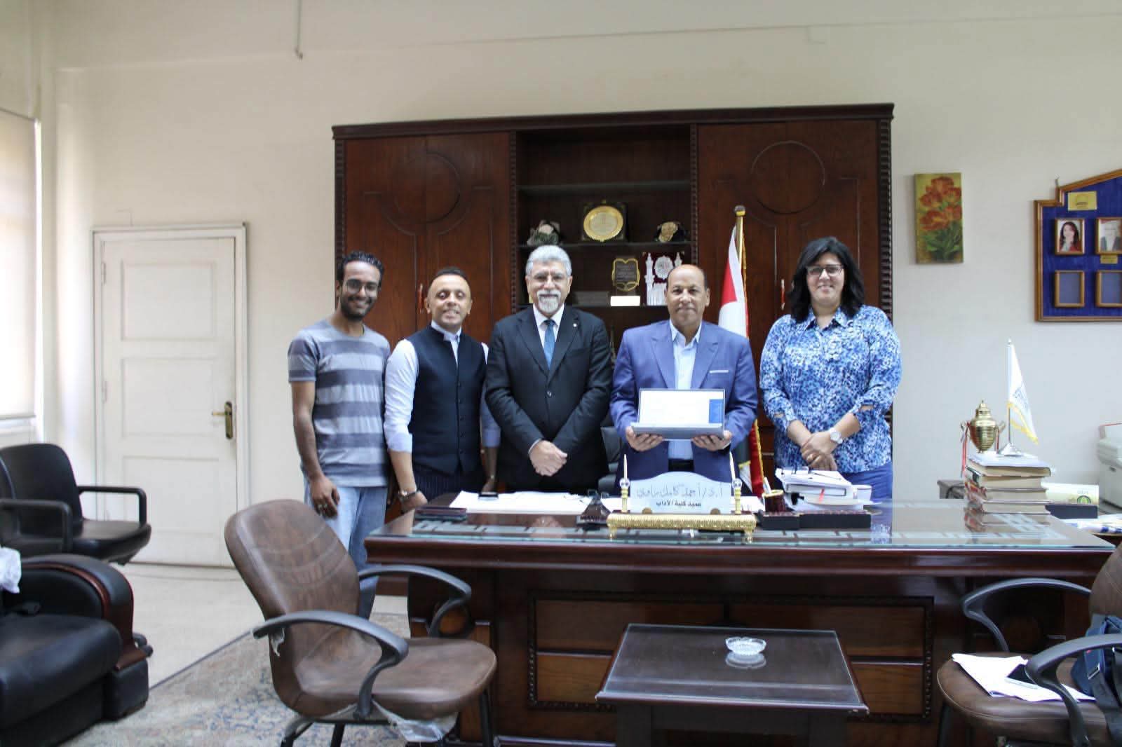 بعد التميز الداخلي.. كلية الآداب بجامعة العاصمة تدشن رحلتها نحو التميز الحكومي على مستوى الجمهورية