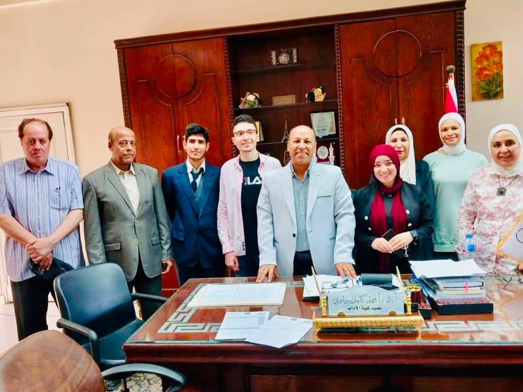 “كلية الآداب بجامعة العاصمة تختتم التصفيات الداخلية للمشروع الوطني للقراءة وتصعّد خمسة طلاب للمنافسة على مستوى الجمهورية”